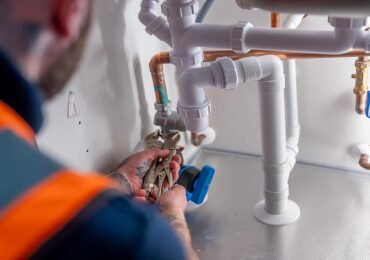 How to Spot Early Plumbing Problems Before They Get Worse