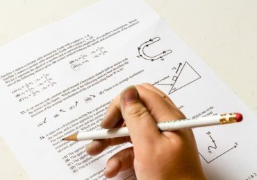 Why Does Maths Become Easy With Online Maths Tutors?